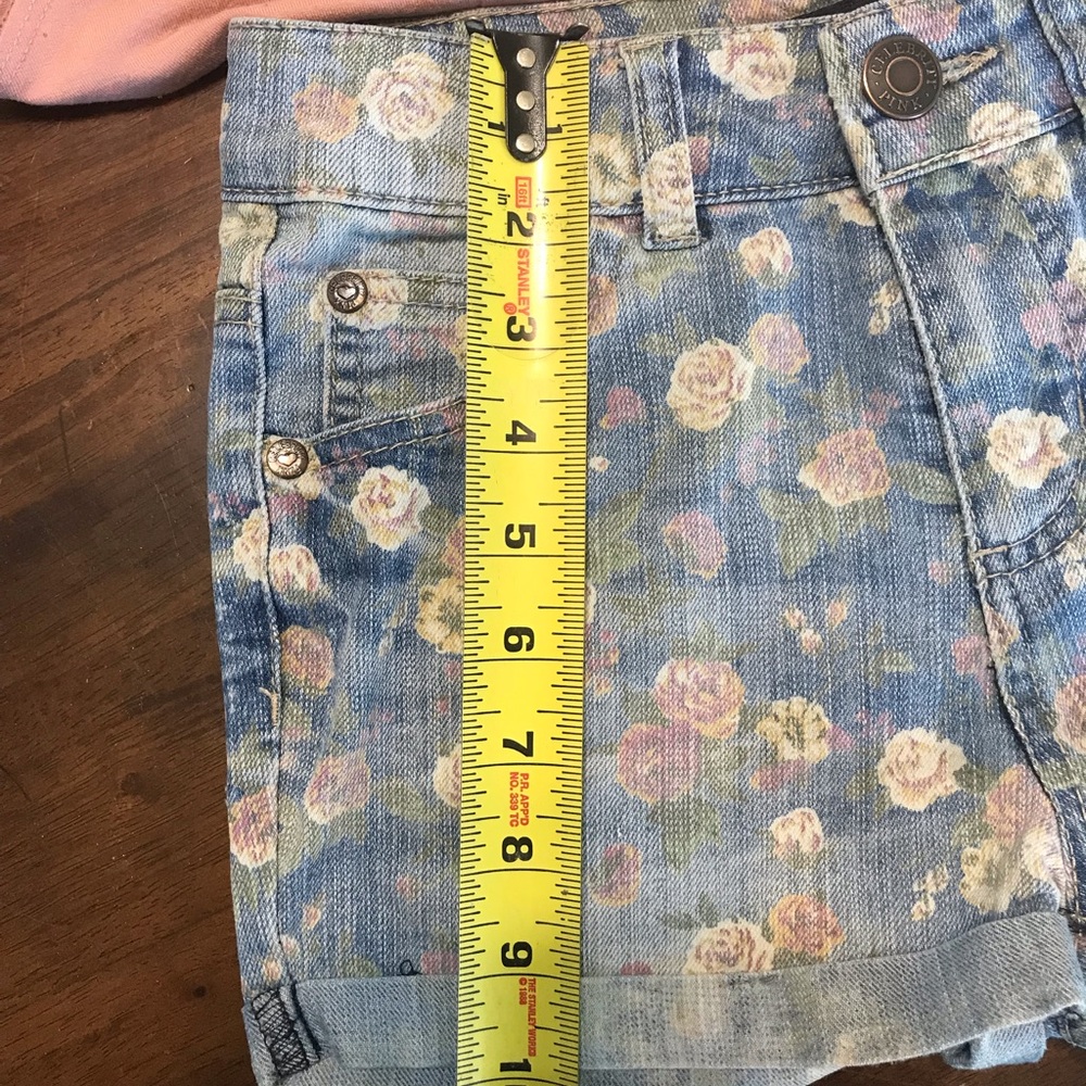 Celebrity Pink shorts / forever 21 top - Picture 4 of 7